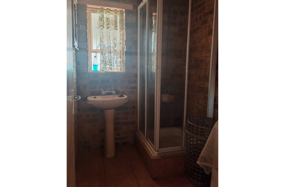 1 Bedroom Property for Sale in Oranjeville Free State